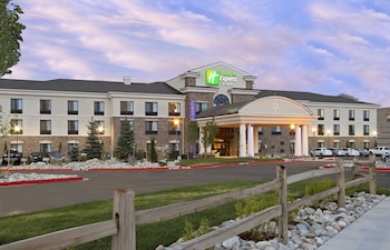 Holiday Inn Express & Suites Colorado Springs First & Main