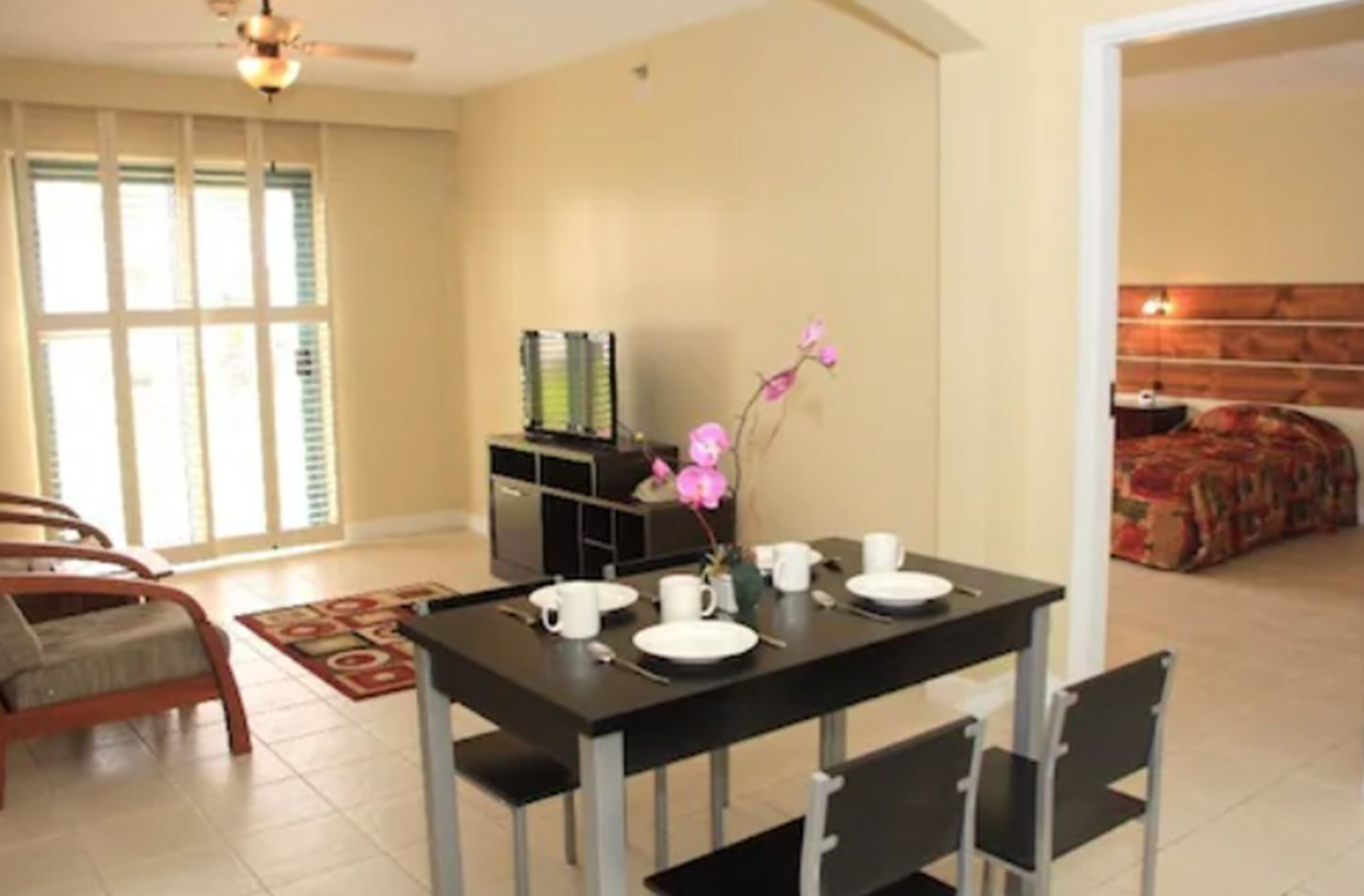 ガーデン ヴィラ ホテル タムニン 口コミ 宿泊料金 予約 エクスペディア