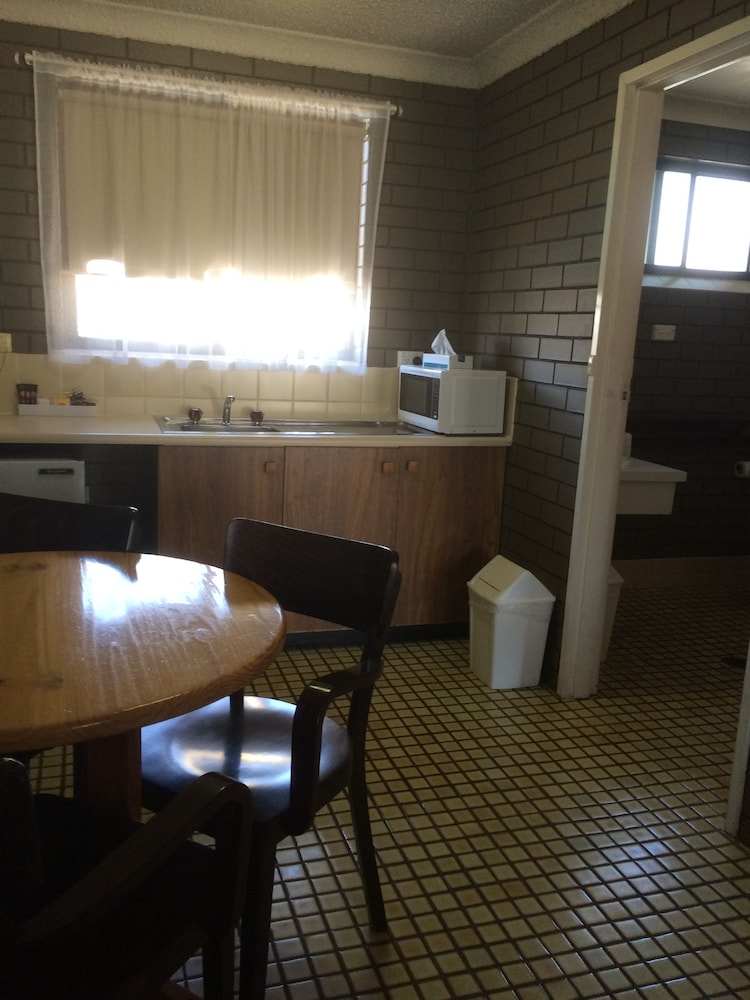 Bathroom, Tumut Valley Motel