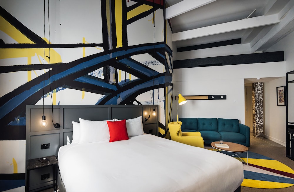 Room, The Woolstore 1888 by Ovolo