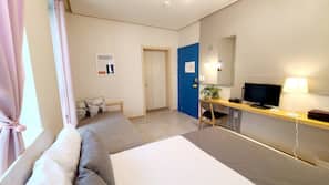 Desk, rollaway beds, free WiFi