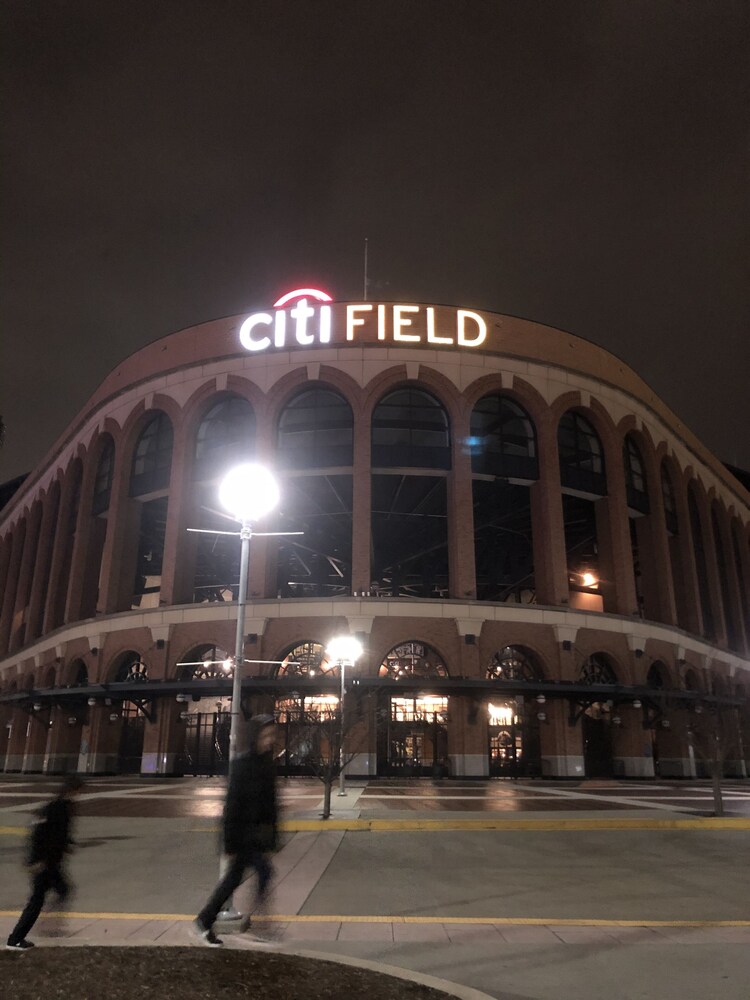 Super 8 by Wyndham Jamaica North Conduit