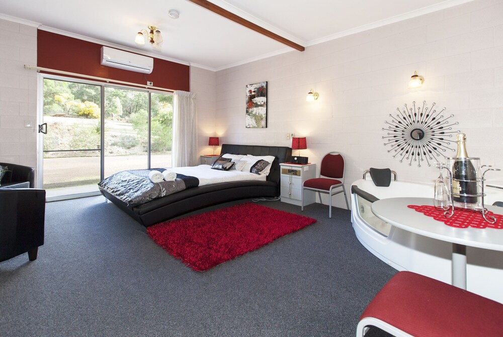 The Grampians Motel & The Views Restaurant