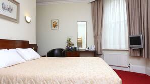 Desk, soundproofing, iron/ironing board, free WiFi