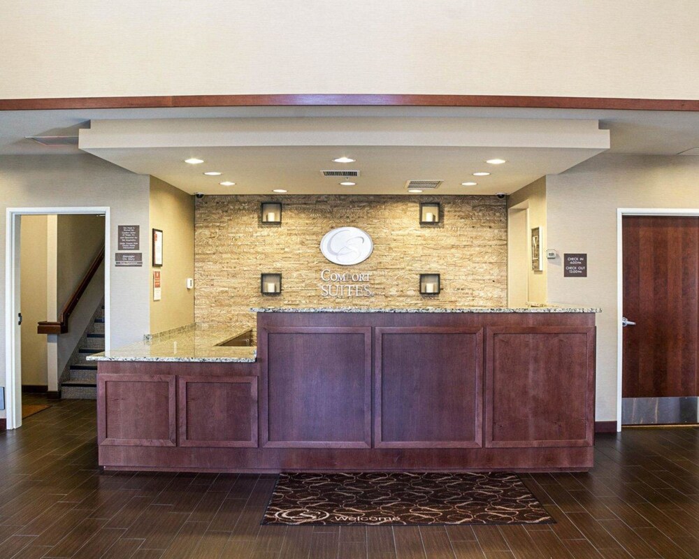 Comfort Suites Medical Center In Fargo Cheap Hotel Deals Rates