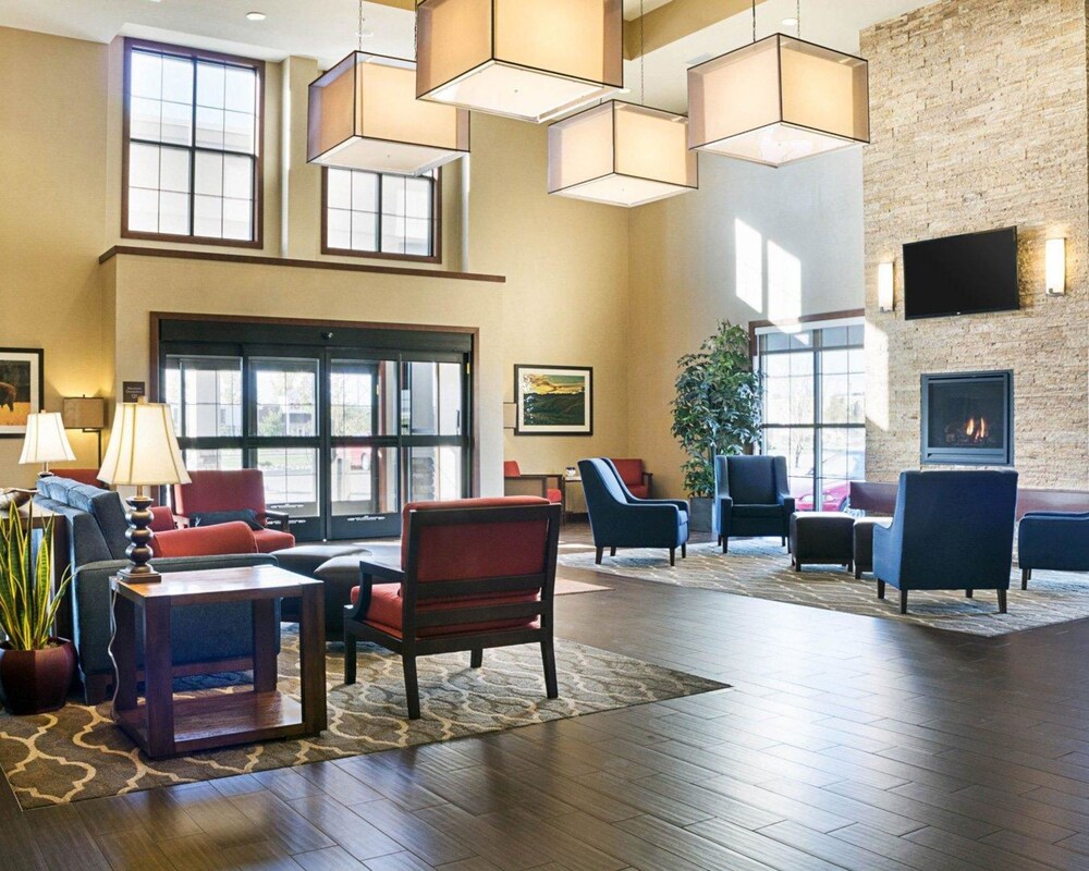 Comfort Suites Fargo 2018 Reviews Hotel Booking Expedia Com Ph