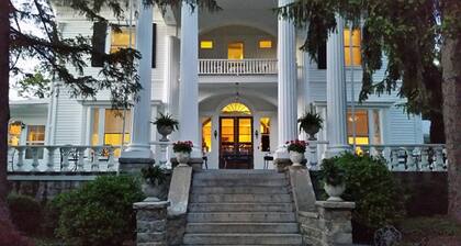 Albemarle Inn