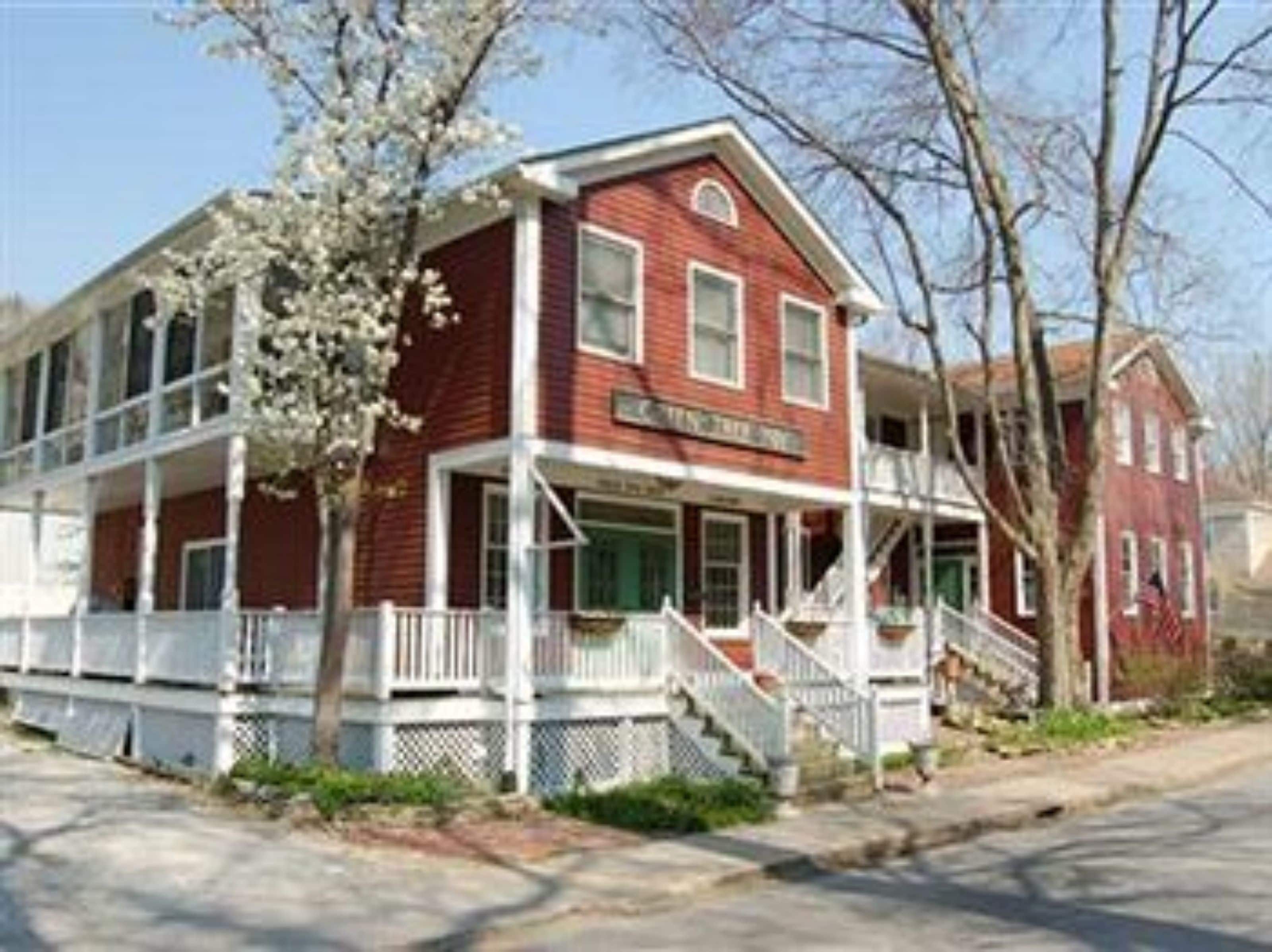 Green Tree Inn in Elsah, United States