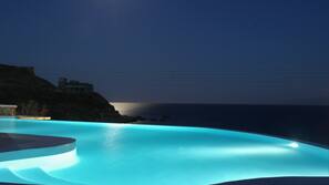3 outdoor pools, pool umbrellas, sun loungers