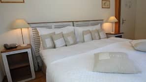 Coffre-forts dans les chambres, décoration personnalisée, bureau