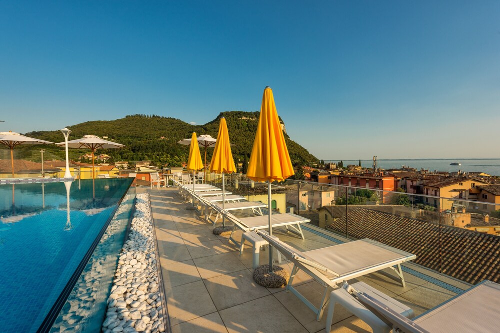 Sky Pool Hotel Sole Garda Sky Pool Hotel Sole Garda