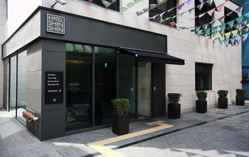 Floral Hotel Shinshin Seoul Myeongdong