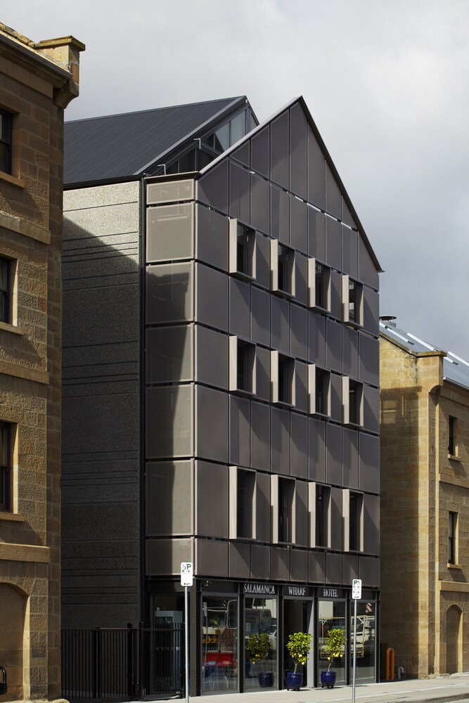 Salamanca Wharf Hotel