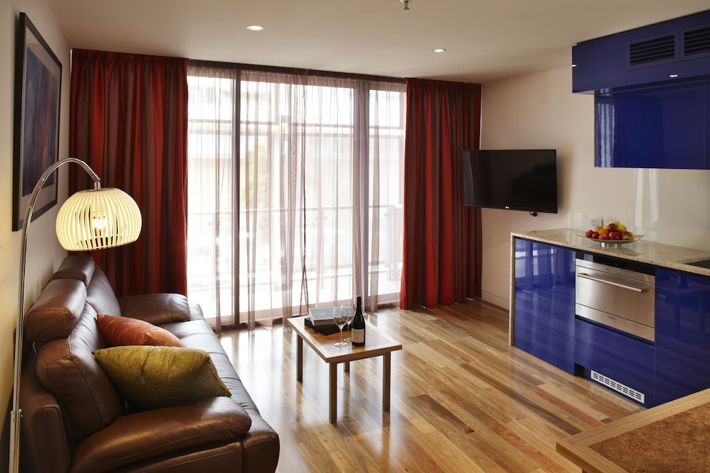 Salamanca Wharf Hotel