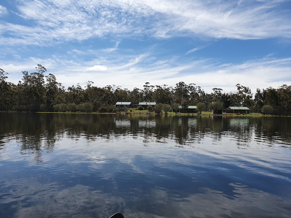 Lake Yalleena Nature Retreat