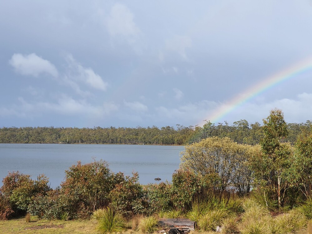 Lake Yalleena Nature Retreat