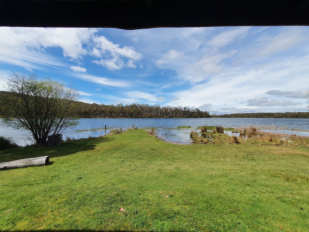 Lake Yalleena Nature Retreat