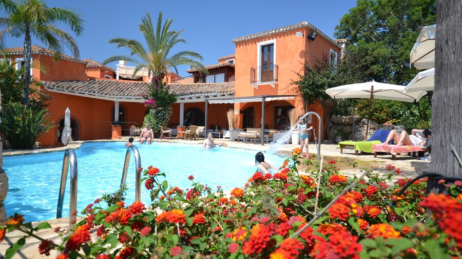 Galanias Hotel & Retreat