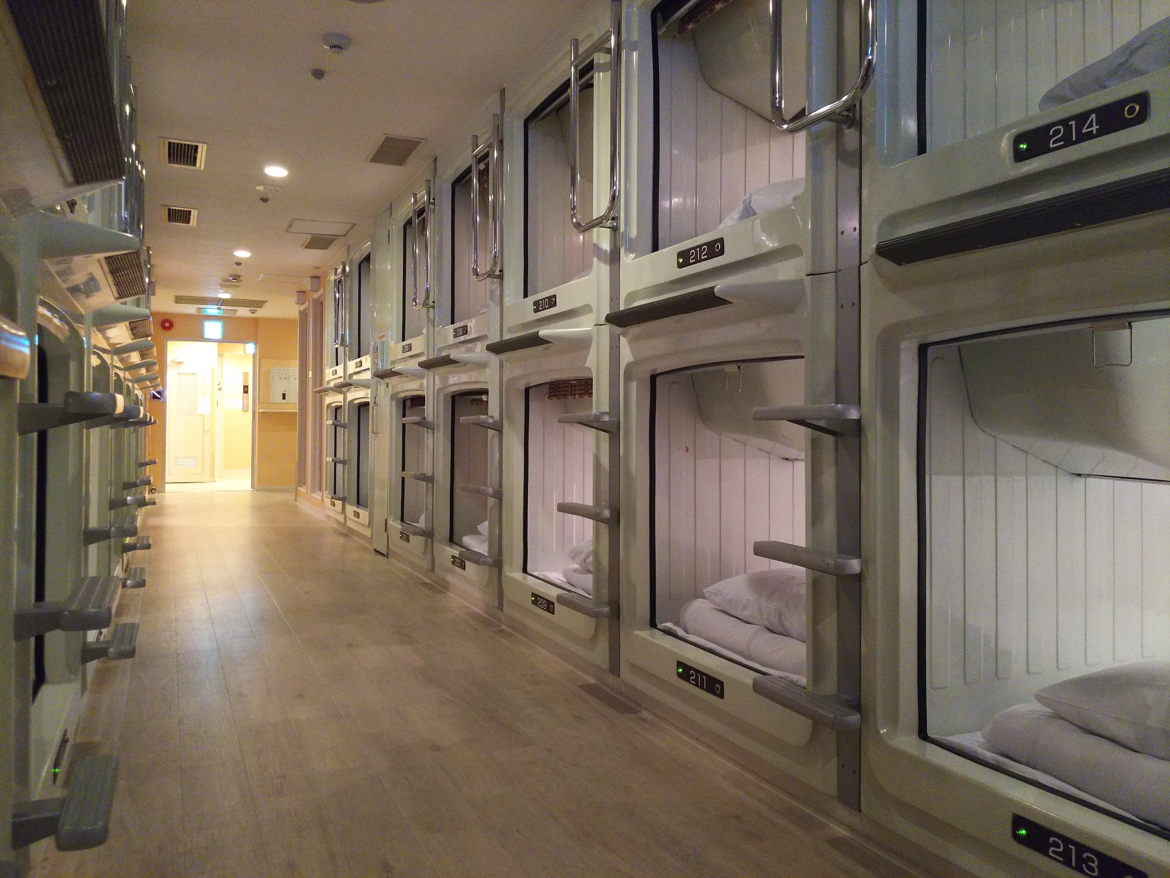 カプセルホテル B S エコキューブ心斎橋 大阪 口コミ 宿泊料金 予約 エクスペディア