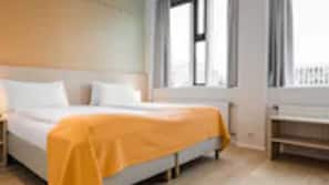 Hypo-allergenic bedding, in-room safe, individually decorated, desk