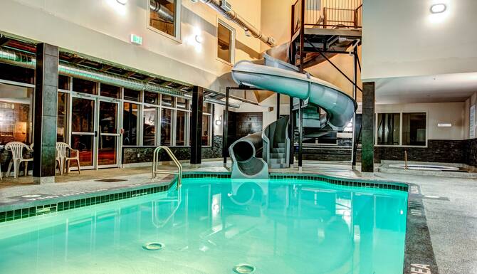 Comfort Inn Suites C 103 C 1 0 7 Yorkton Hotel Deals Reviews Kayak