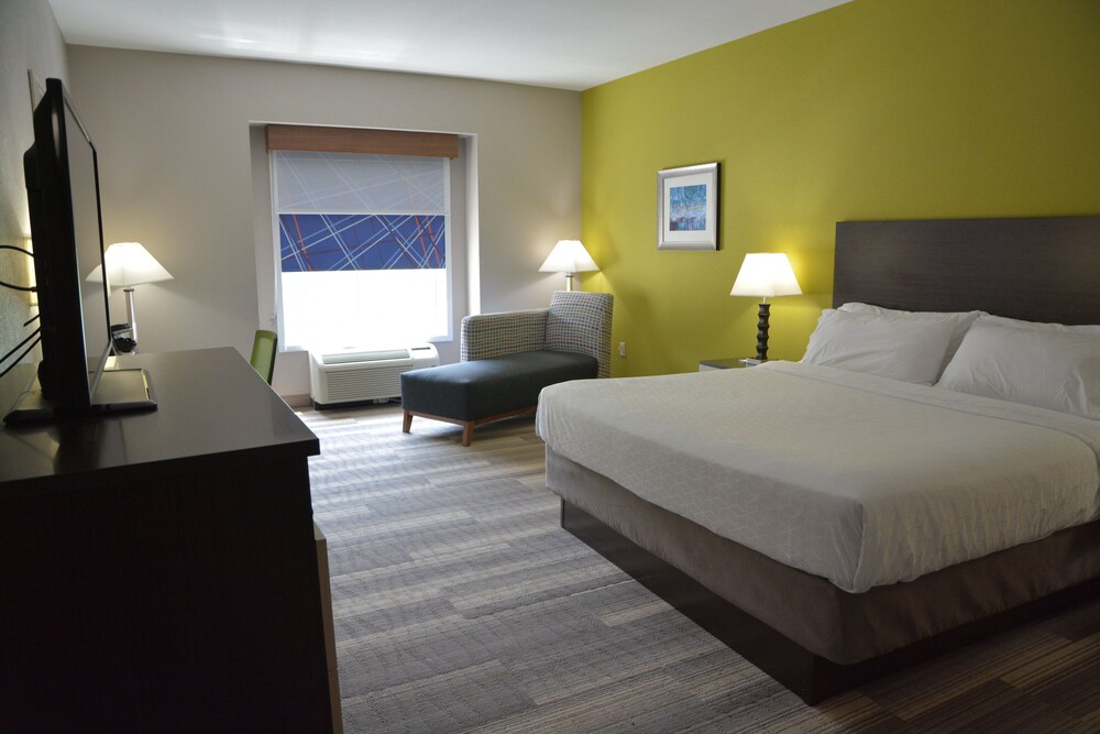 Holiday Inn Express & Suites, Caryville, an IHG Hotel