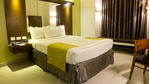 In-room safe, desk, iron/ironing board, free WiFi