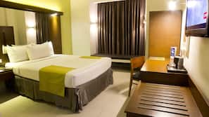 In-room safe, desk, iron/ironing board, free WiFi