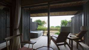 In-room safe, blackout drapes, linens