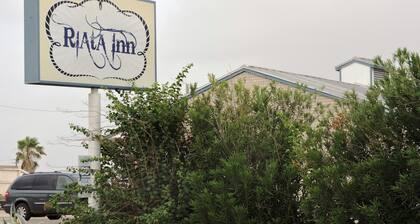 Riata Inn Crystal City