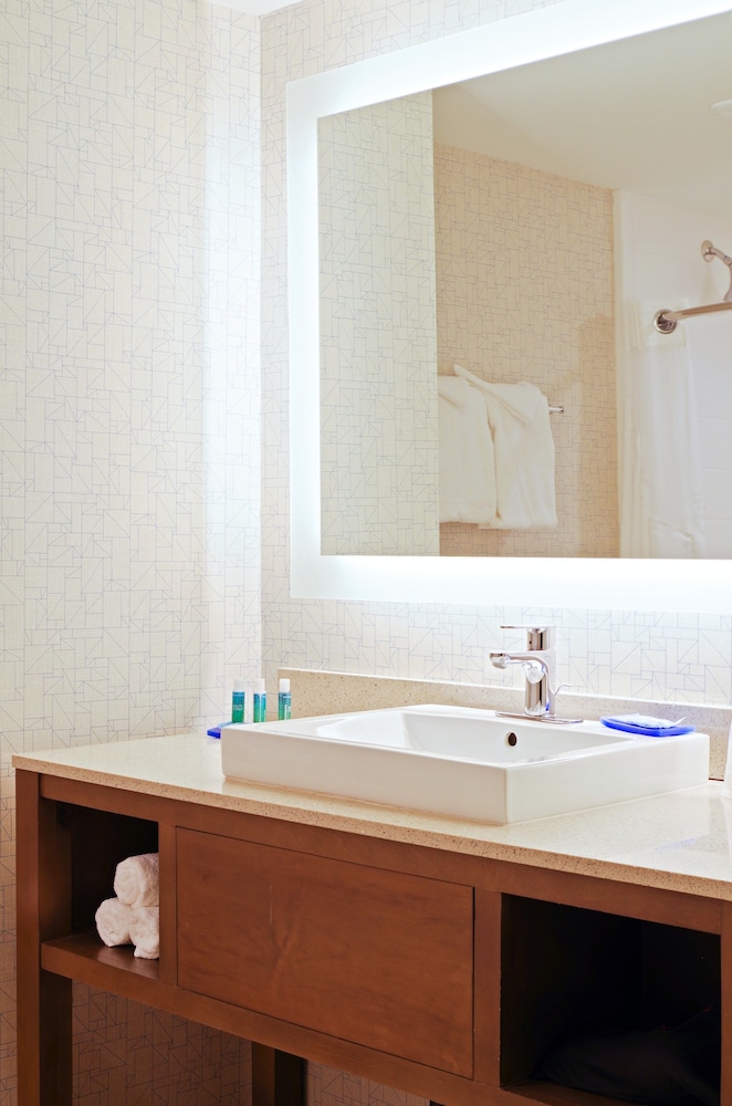 Holiday Inn Express Hotel & Suites Phoenix North Scottsdale, an IHG