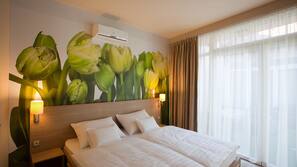 Minibar, in-room safe, individually decorated, individually furnished