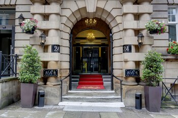 The Richmond Apart-Hotel