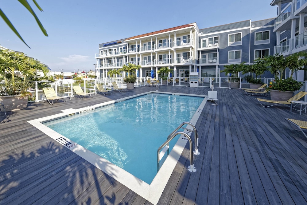 Fairfield Inn & Suites by Marriott Chincoteague Island Waterfront in