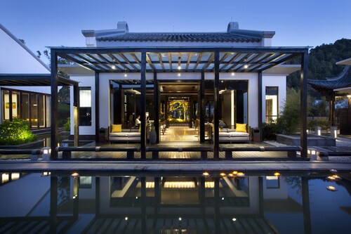 Tengchong Hotels Find 13 Hotel Deals Travelocity - 