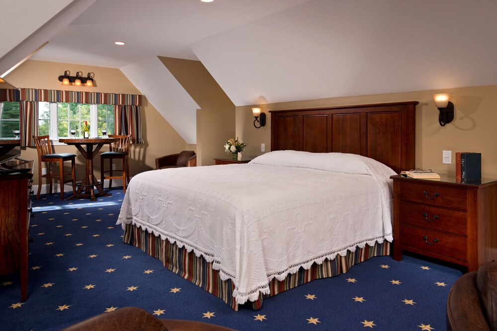 Winstead Inn 2019 Room S 218 Deals Reviews Expedia View From Hotel Featured Image