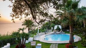 Piscina all'aperto