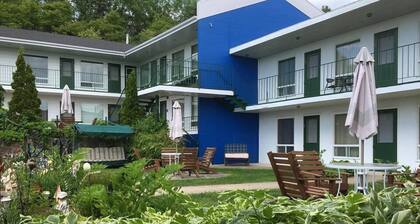 Hôtel Motel Les Voitures d'Eau