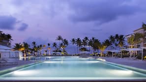 Outdoor pool, pool umbrellas, sun loungers