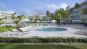 Outdoor pool, pool umbrellas, sun loungers