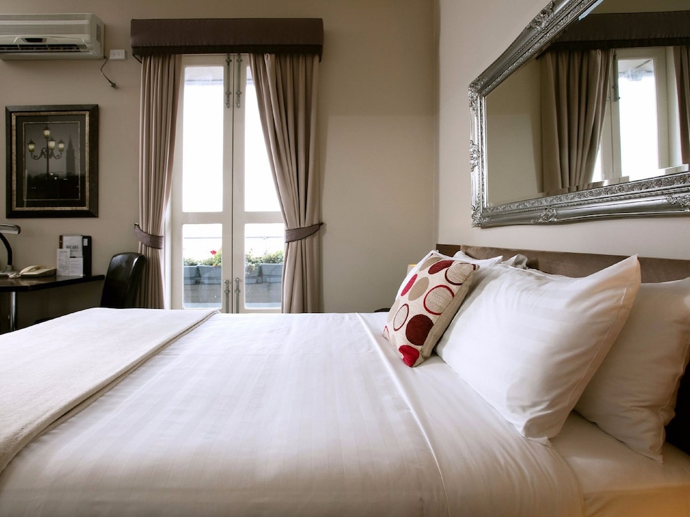 Oscar’s Hotel