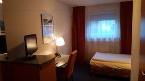 Minibar, Schreibtisch, kostenloses WLAN