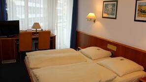 Minibar, Schreibtisch, kostenloses WLAN