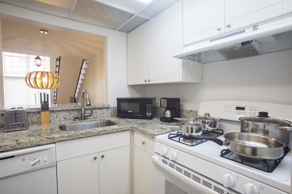 Private kitchen, Coral Reef at Key Biscayne