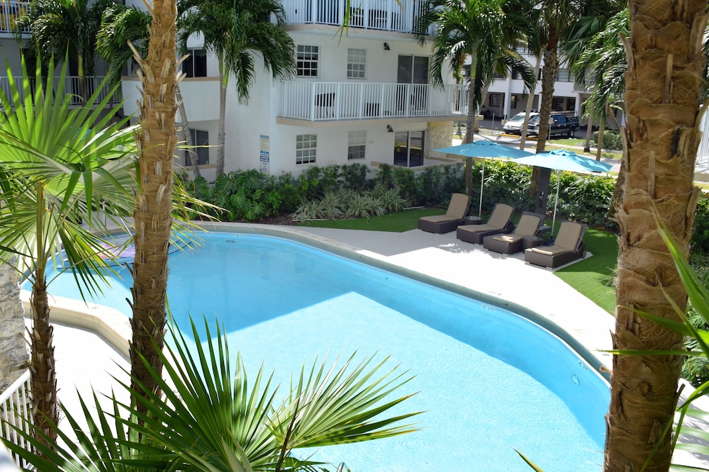 Indoor/outdoor pool, Coral Reef at Key Biscayne