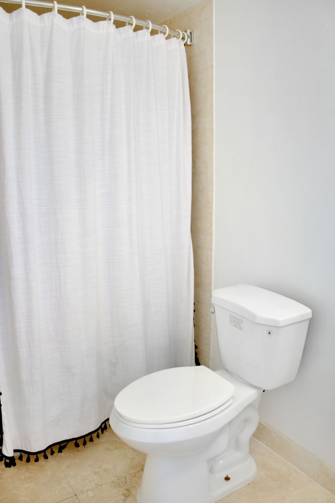 Bathroom, Coral Reef at Key Biscayne