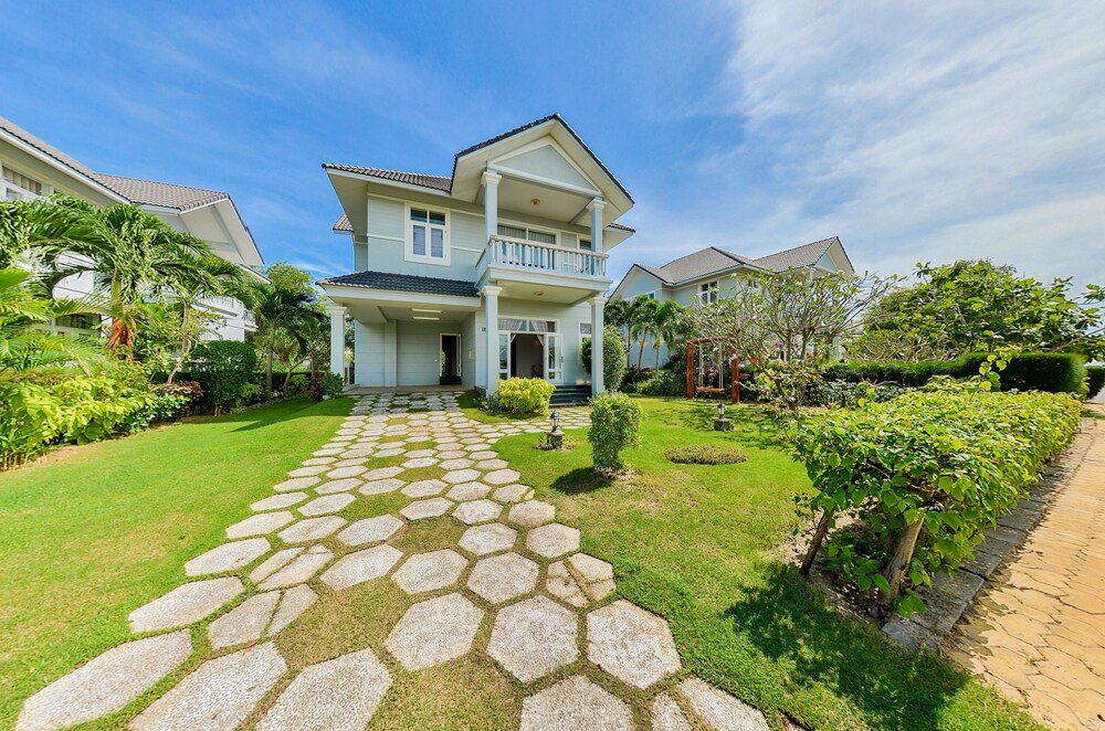 Sea Links Beach Villa Phan Thiet Vnm Expedia Au Aerial View Featured Image