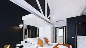 In-room safe, soundproofing, iron/ironing board, free WiFi
