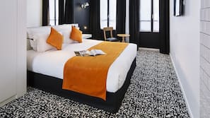 In-room safe, soundproofing, iron/ironing board, free WiFi