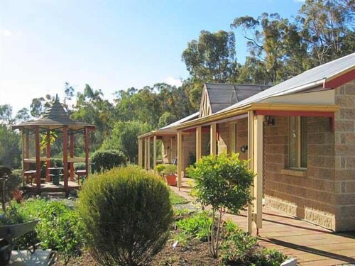 Riesling Trail And Clare Valley Cottages Clare Aus Best Price